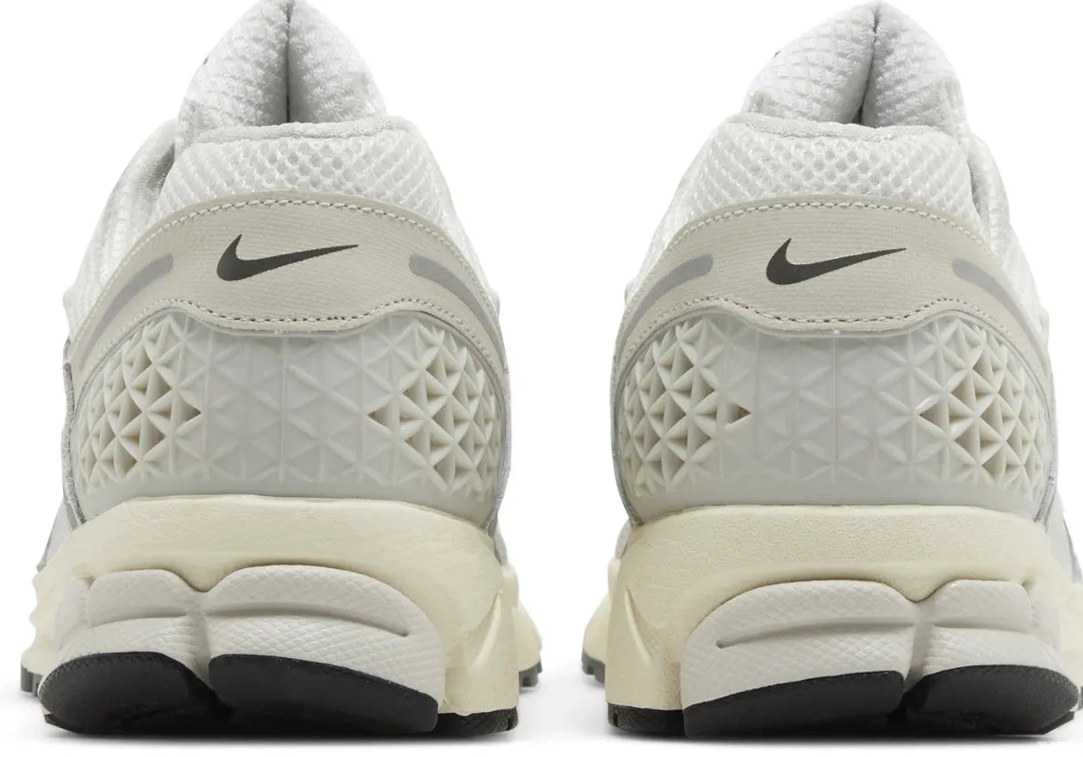 Zoom Nike Tint Platinum Vomero 5 0606